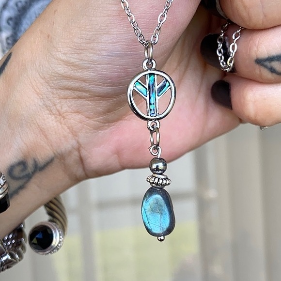 Peace sign Labradorite necklace . Abalone & labradorite gemstones . Steel chain - Picture 7 of 8